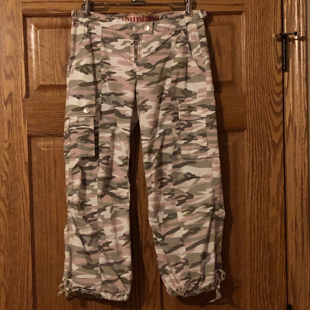 Younique pink camouflage capris
